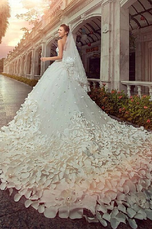 Gorgeous Sweetheart Crystal Wedding Dress Cathedral Train Flowers Bridal Gown