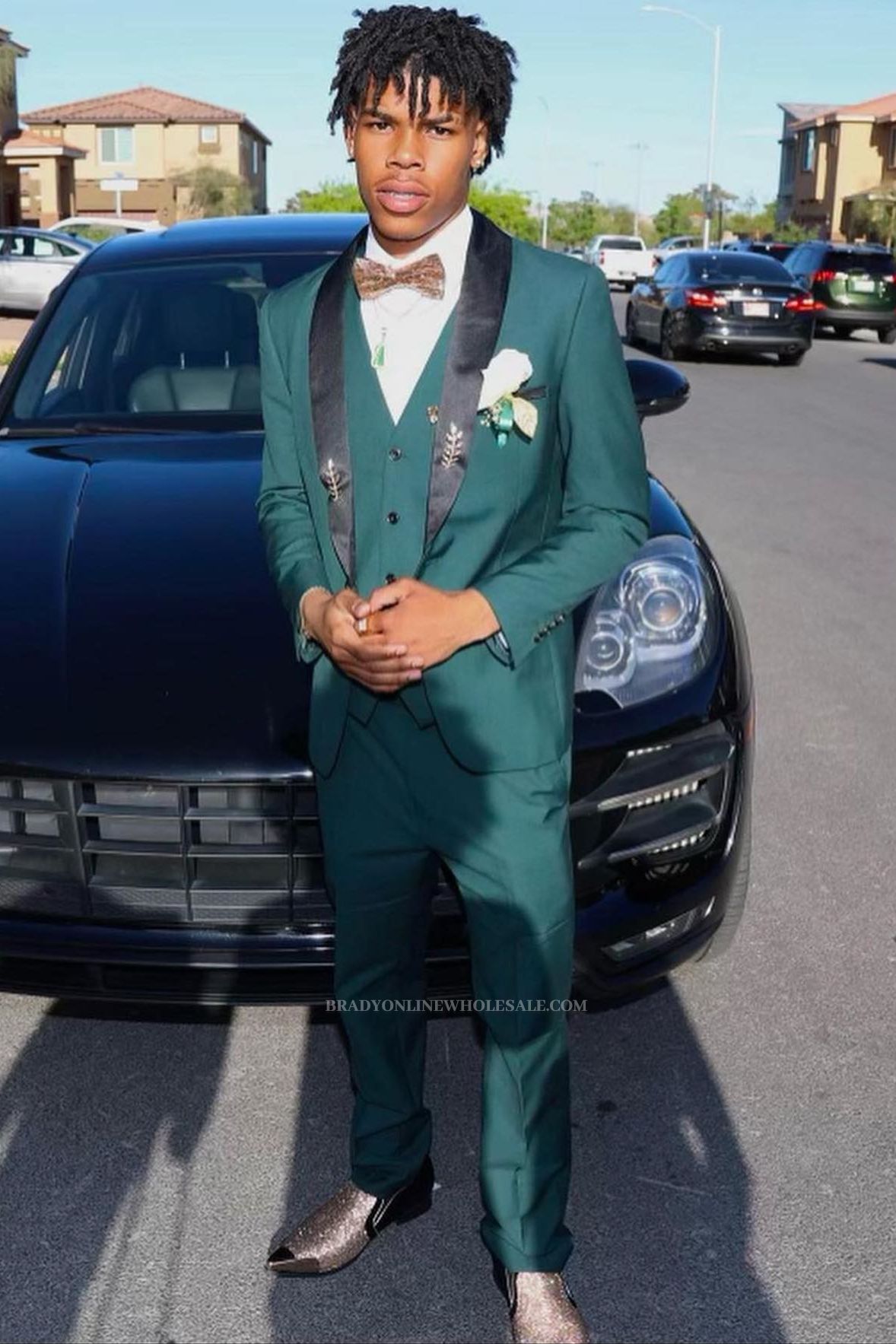 Olive Green Shawl Lapel Three Pieces Prom Suits