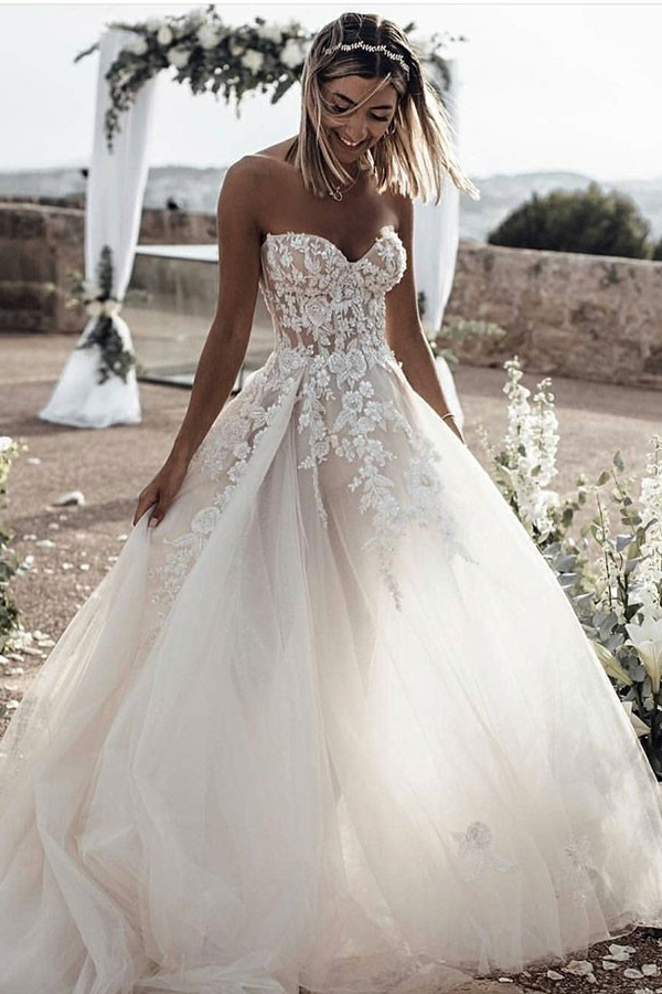Simple White Sweetheart Boho Summer Beach Wedding Dress