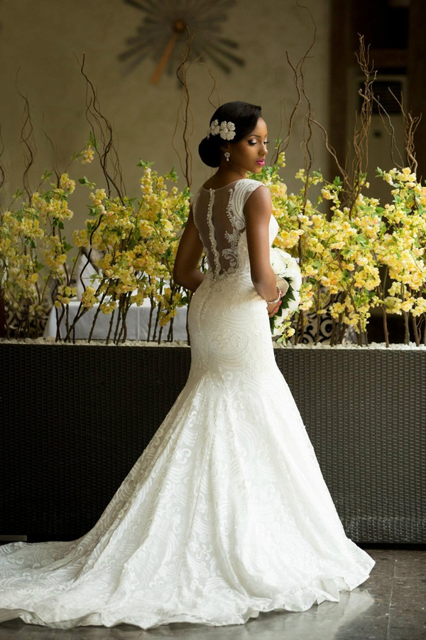 Sexy Vintage Mermaid Wedding Dress with Special Lace Beading and Sheer Back