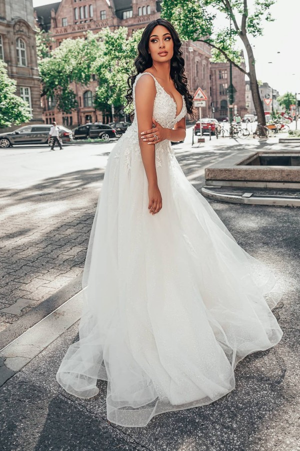 Simple V-Neck Floor-Length Sleeveless A-Line Wedding Dress