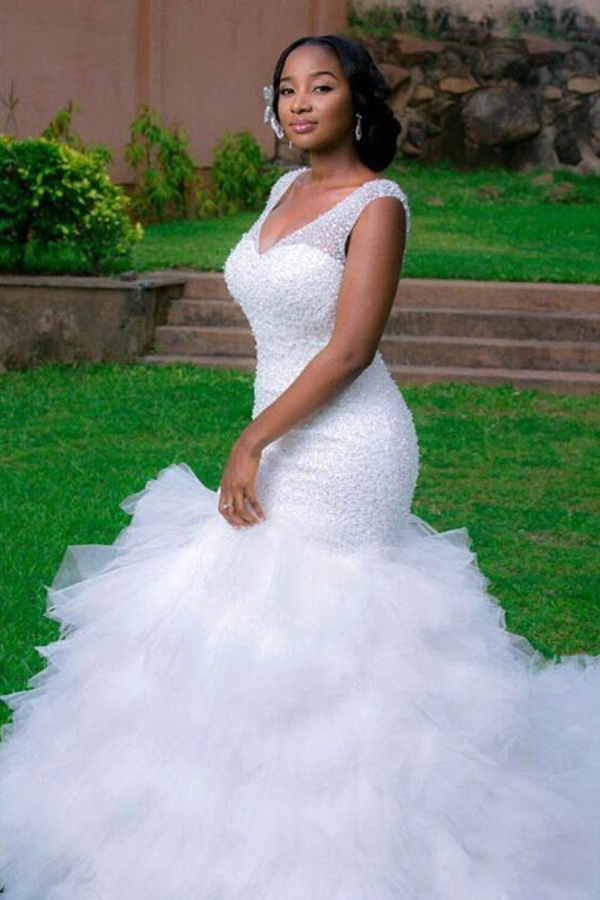 Sexy V-Neck Mermaid Wedding Dress with Sleeveless Beading and Court Train