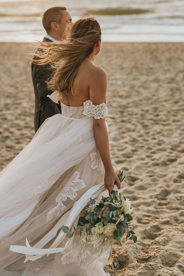 Off-Shoulder Simple Beach Tulle Lace Erin Wedding Dress