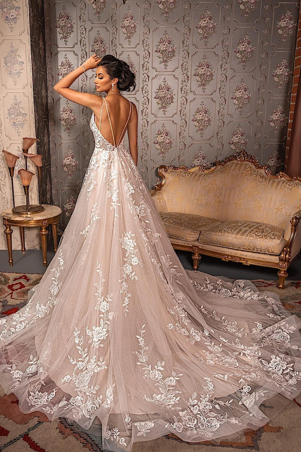 Beautiful A-Line Lace Wedding Dress