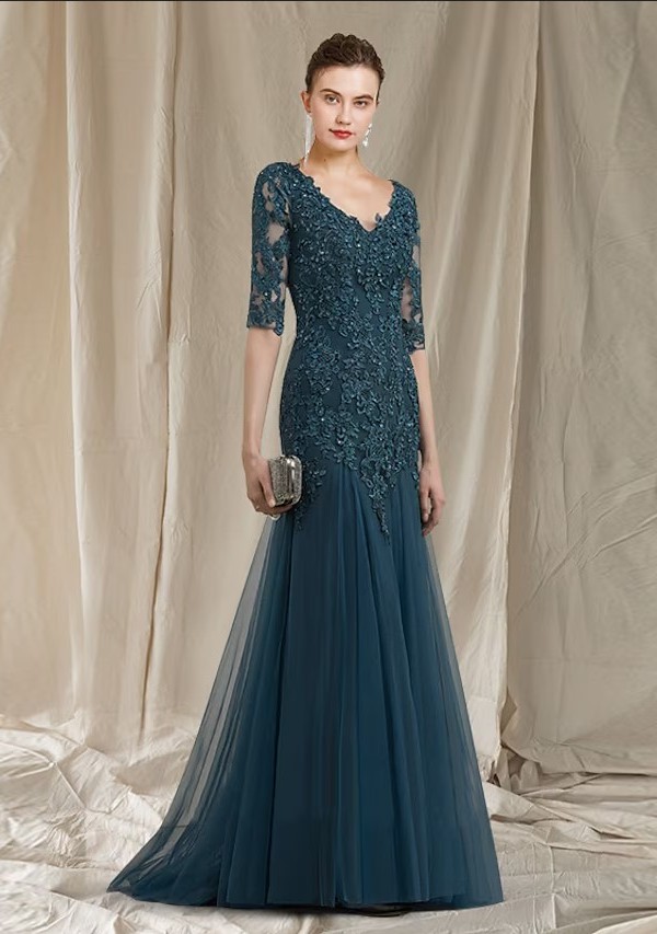 Dark Green Long Lace Mother of the Bride Dress with Sleeves