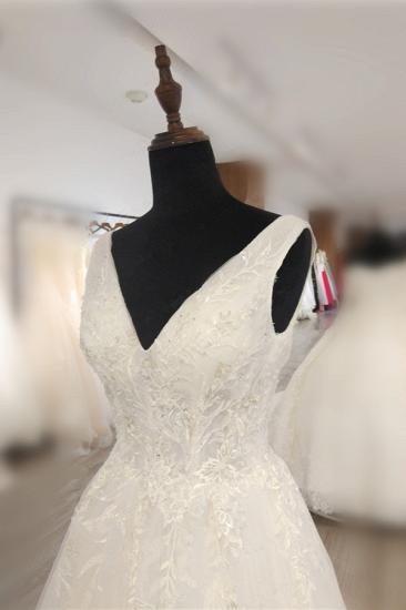 Bradyonlinewholesale Glamorous White Tulle Lace Wedding Dress V-Neck Sleeveless Appliques Bridal Gowns On Sale_4