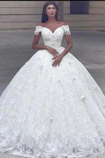 Elegant Lace Off-the-shoulder White Lace Ball Gown Wedding Dress_2