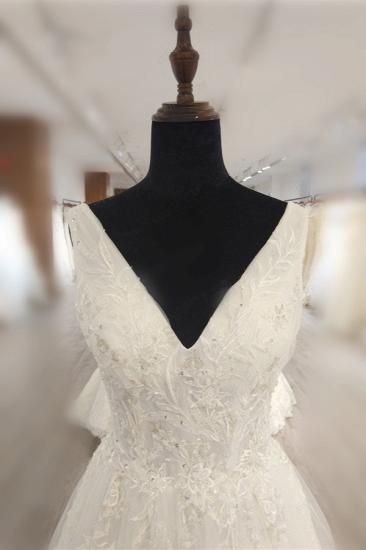 Bradyonlinewholesale Glamorous White Tulle Lace Wedding Dress V-Neck Sleeveless Appliques Bridal Gowns On Sale_3